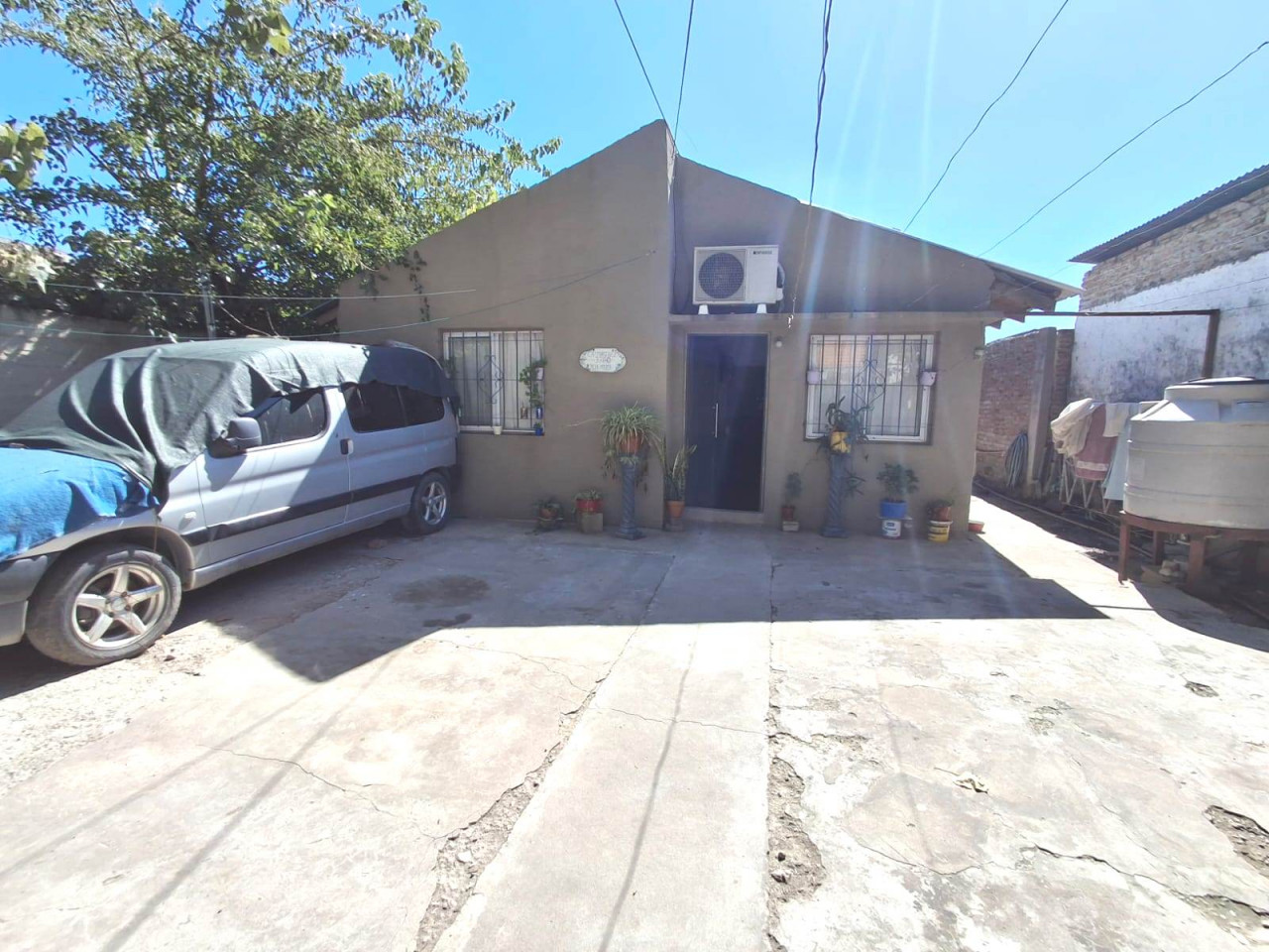 VENTA CASA EN JOSE C PAZ. 3 DORMITORIOS