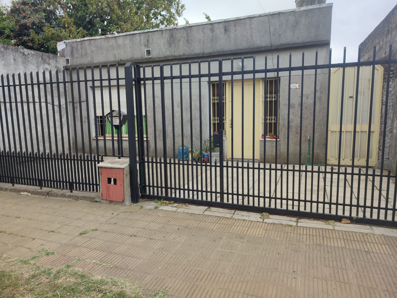 OPORTUNIDAD !! CASA 3 AMBIENTES EN JOSÉ C. PAZ, A 100 MTS DE PUEYRREDÓN ENTRE AV. GASPAR CAMPOS Y ZAPIOLA